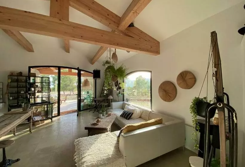 Majatalo Simple Home
