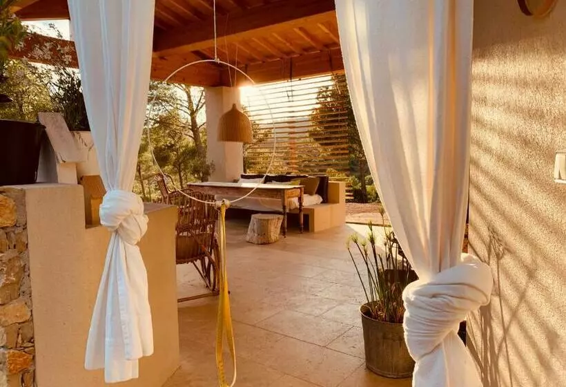 Majatalo Simple Home