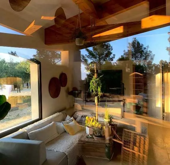 Majatalo Simple Home