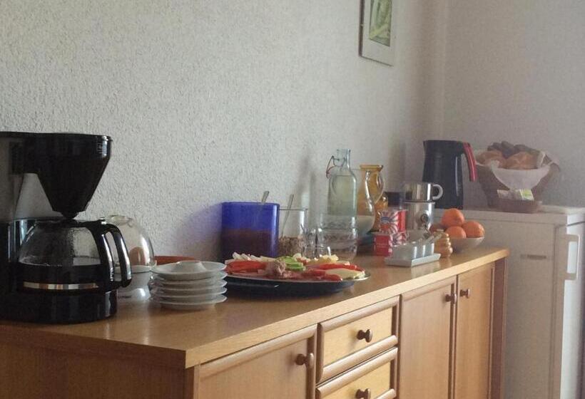 住宿加早餐  Gästehaus Wastian