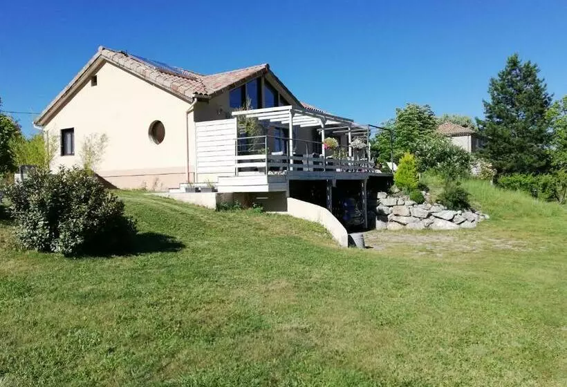 Aamiaismajoitus (B&B) Le Petit Nid Douillet