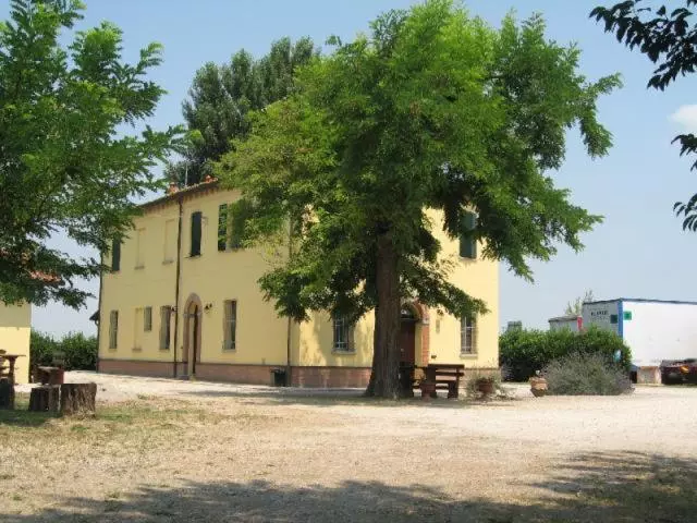 تختخواب و صبحانه Al Parco