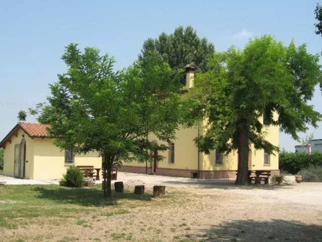 تختخواب و صبحانه Al Parco