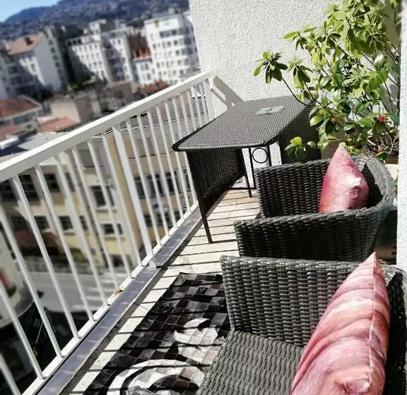 Aamiaismajoitus (B&B) Monts Dôme