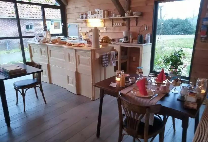 ベッドアンドブレックファースト Boerderijkamer Korenbloem