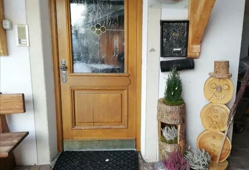 Aamiaismajoitus (B&B) Zimmer   Hinterwalderhof