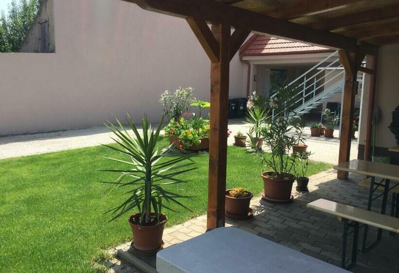 צימר Sunny Apartman