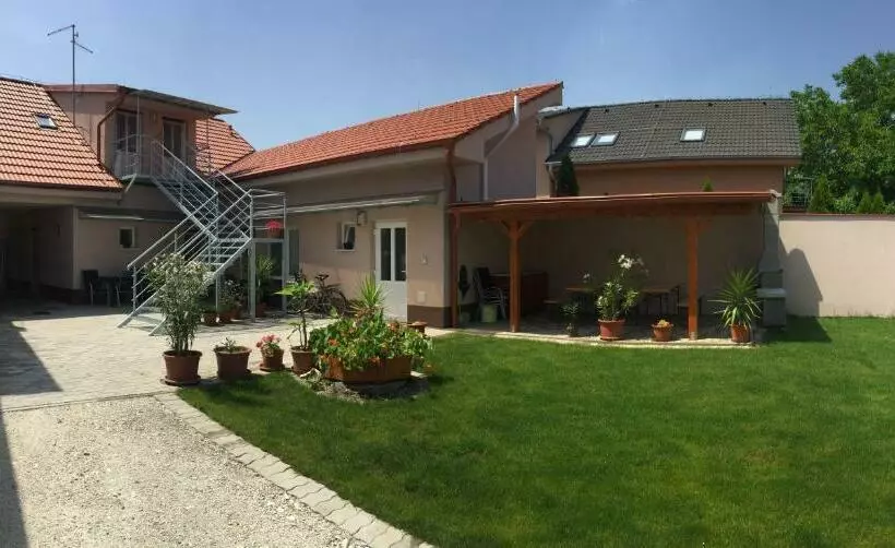 Aamiaismajoitus (B&B) Sunny Apartman