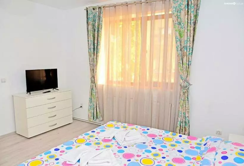 ペンション Carul Cu Flori