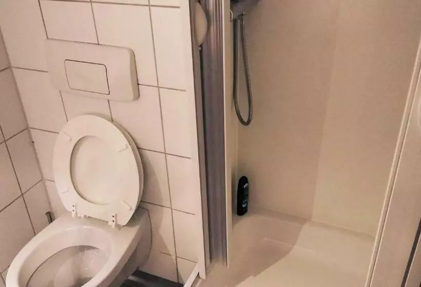 Majatalo Sroom 118 And 119 In Center