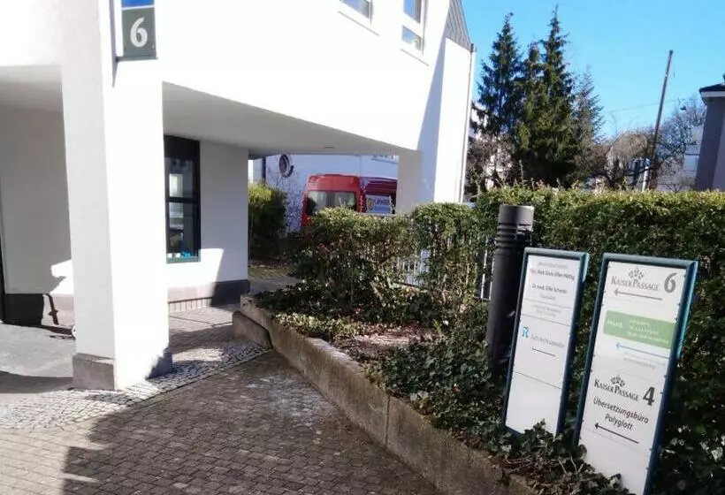 Majatalo Sroom 118 And 119 In Center