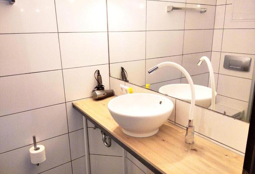 Pensão Sroom 118 And 119 In Center