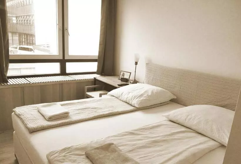 Majatalo Sroom 118 And 119 In Center