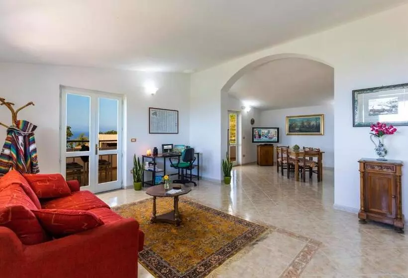 پانسیون The Olive Tree   Seaview Apartments