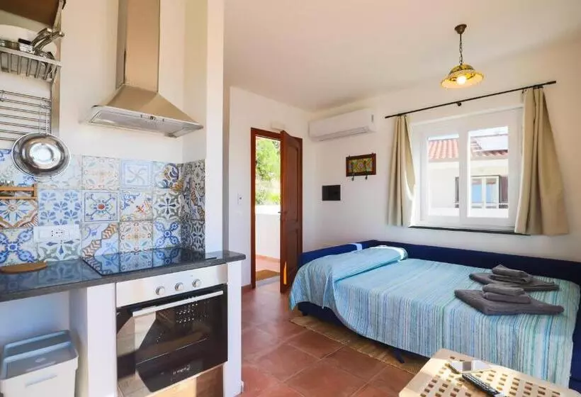 پانسیون The Olive Tree   Seaview Apartments