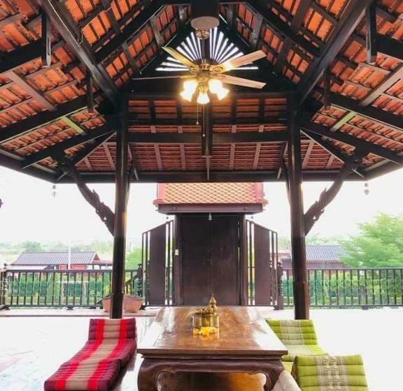 منتجع Rueanrubkwan