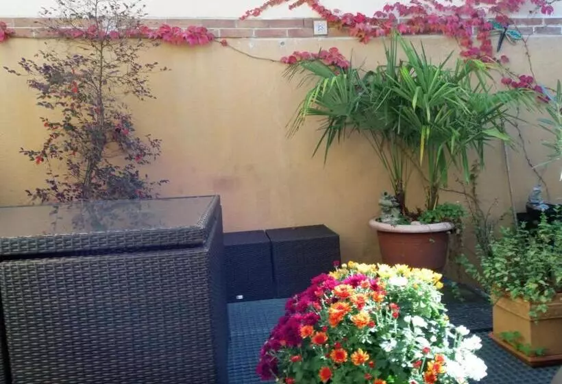 ベッドアンドブレックファースト Autan Des Couleurs