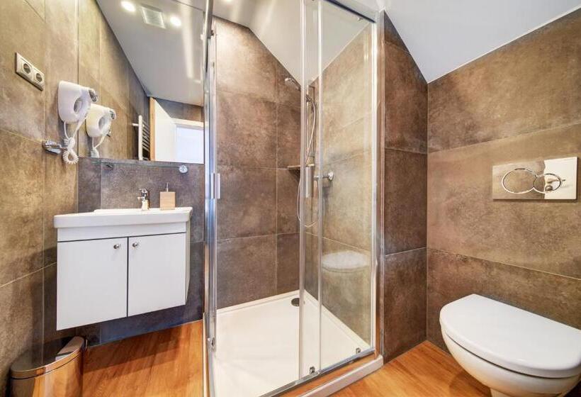 ベッドアンドブレックファースト Fekete Sas Motel