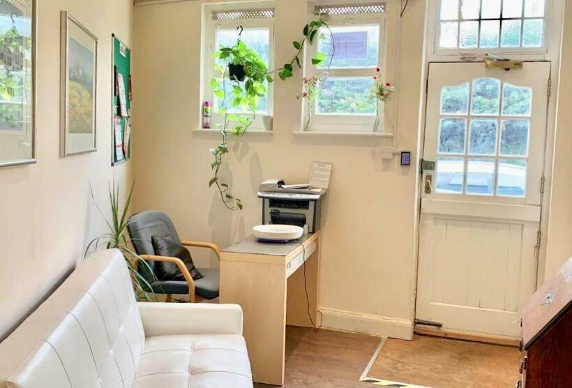 بنسيون Albert Guest House