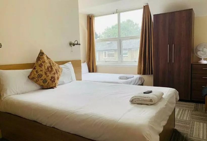 Majatalo Albert Guest House