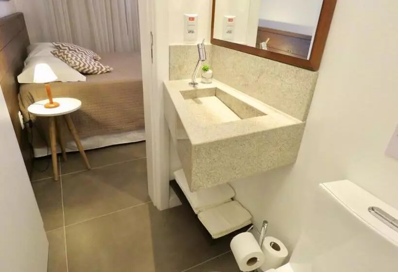 ペンション Banzai Brava Suítes