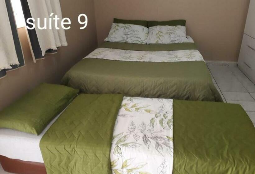 Pension (Hôtel basse catégorie) Menina Da Lua