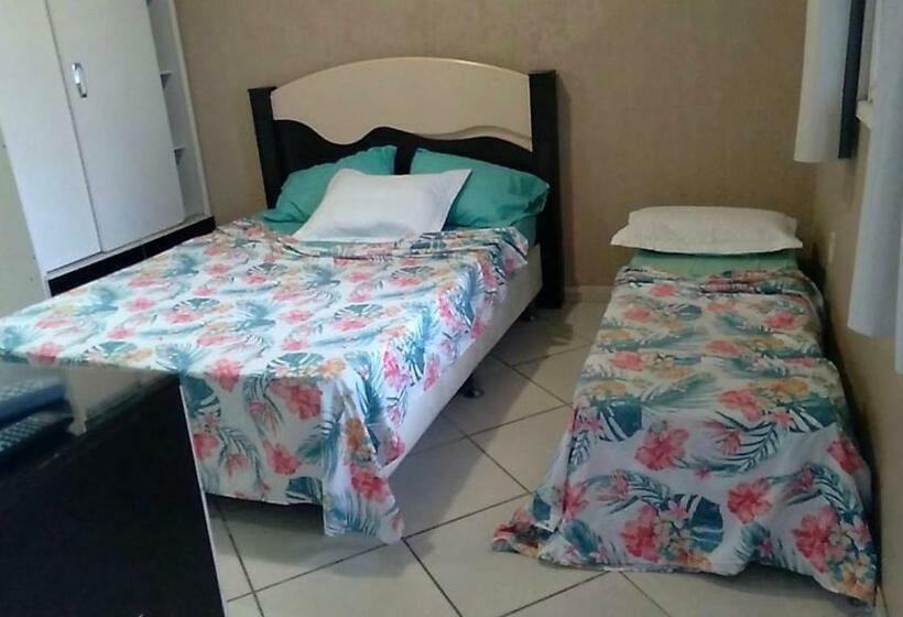 Pension (Hôtel basse catégorie) Menina Da Lua