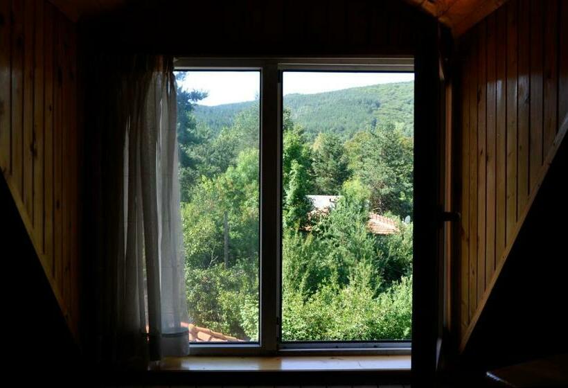 Пансион Strandzhata S House