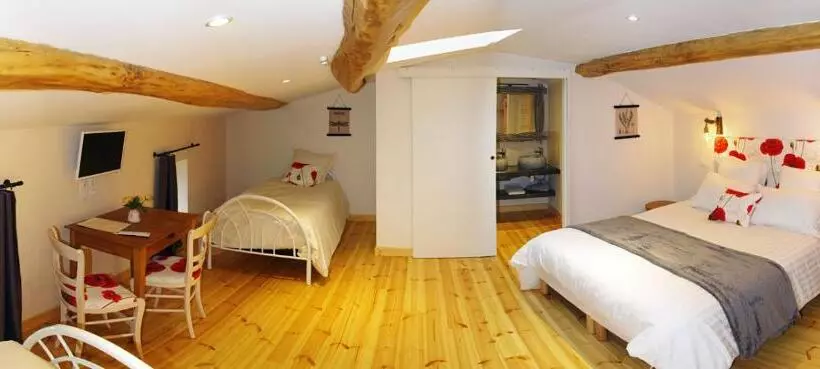 ベッドアンドブレックファースト La Chenevière