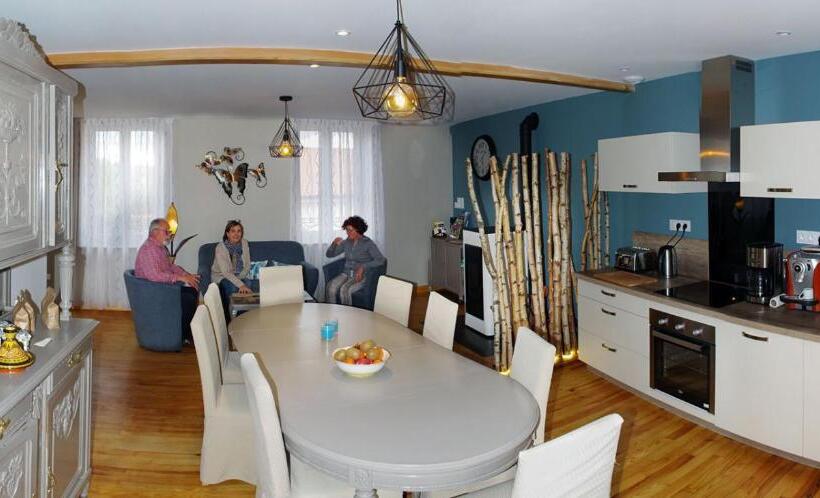 住宿加早餐  La Chenevière