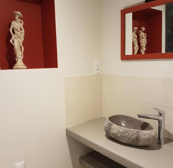 住宿加早餐  La Chenevière