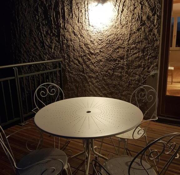 住宿加早餐  La Chenevière