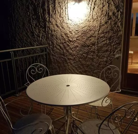 ベッドアンドブレックファースト La Chenevière