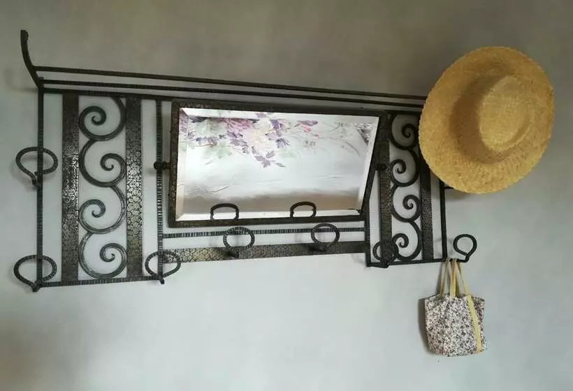 Aamiaismajoitus (B&B) La Villa Des Chats