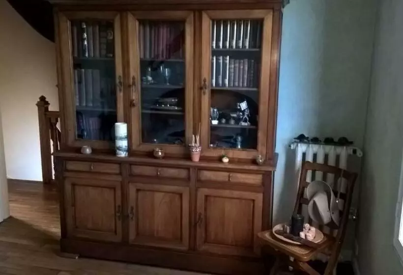 Aamiaismajoitus (B&B) La Villa Des Chats