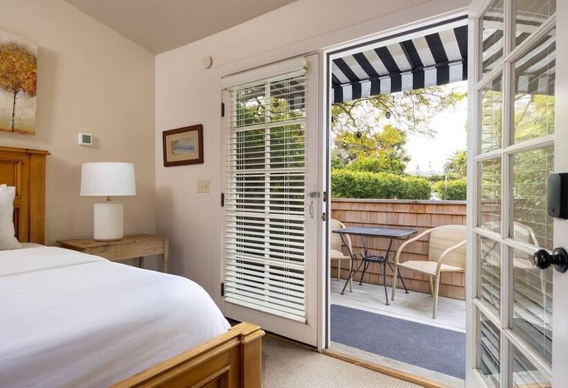 בית מלון כפרי De La Vina Inn