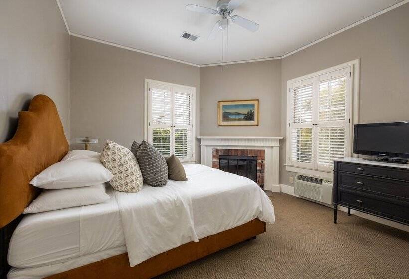 בית מלון כפרי De La Vina Inn