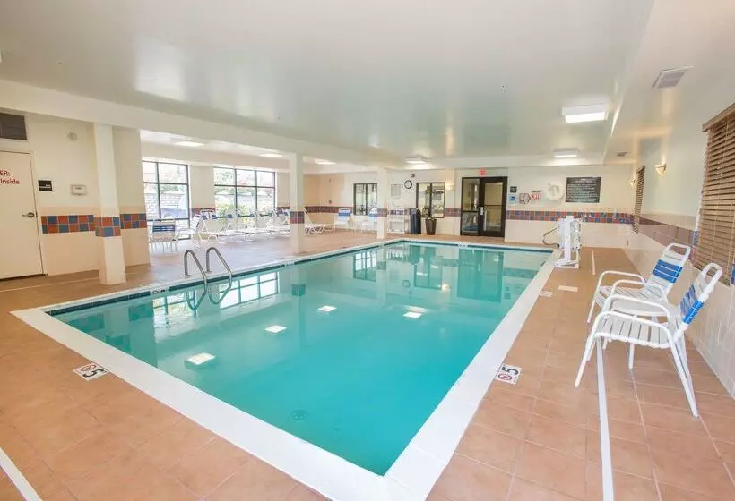 Hampton Inn & Suites Dayton Airport