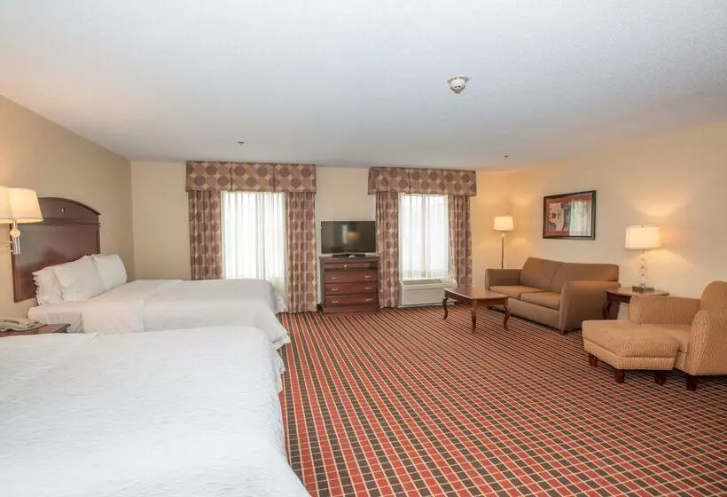 Hampton Inn & Suites Dayton Airport