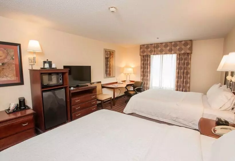 Hampton Inn & Suites Dayton Airport