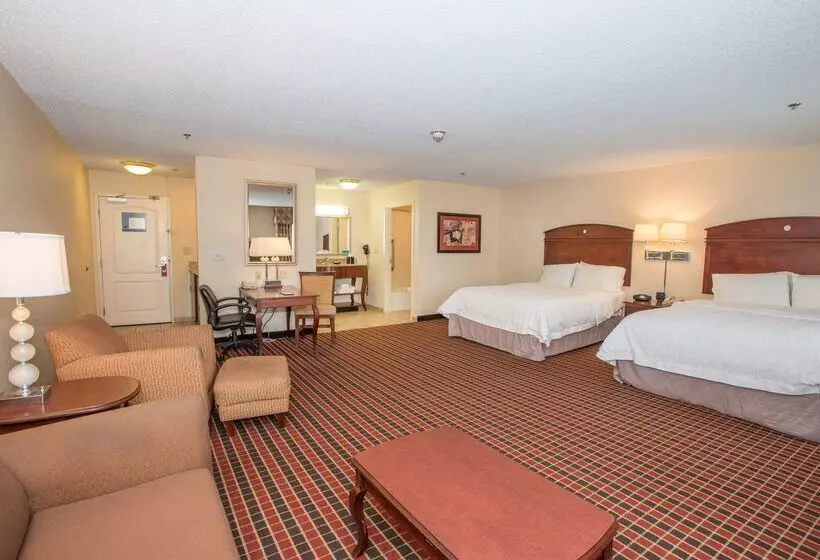 Hampton Inn & Suites Dayton Airport