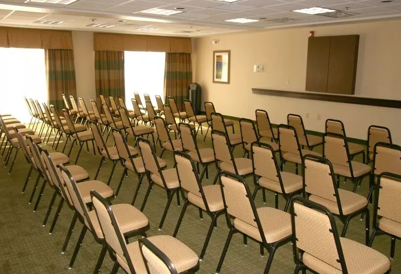 Hampton Inn & Suites Dayton Airport