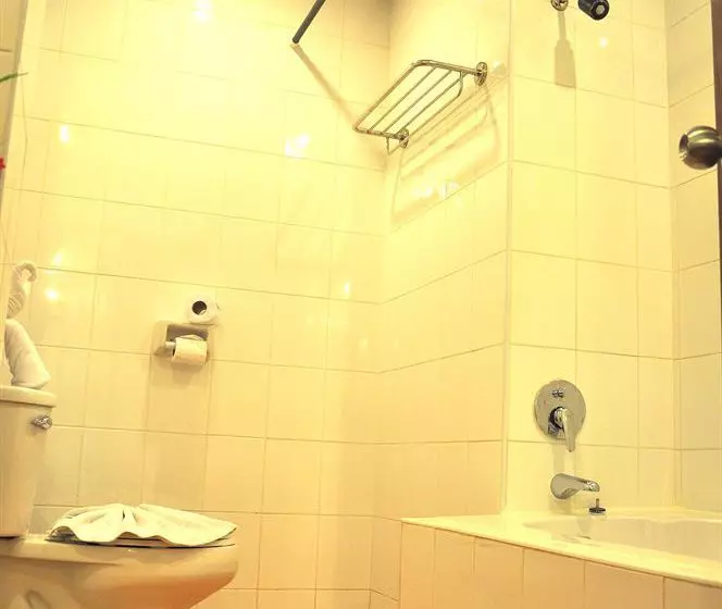 בית מלון כפרי Aonang President