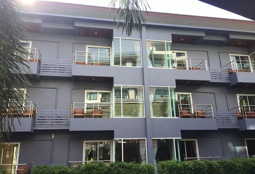 호텔 Aonang Village Resort