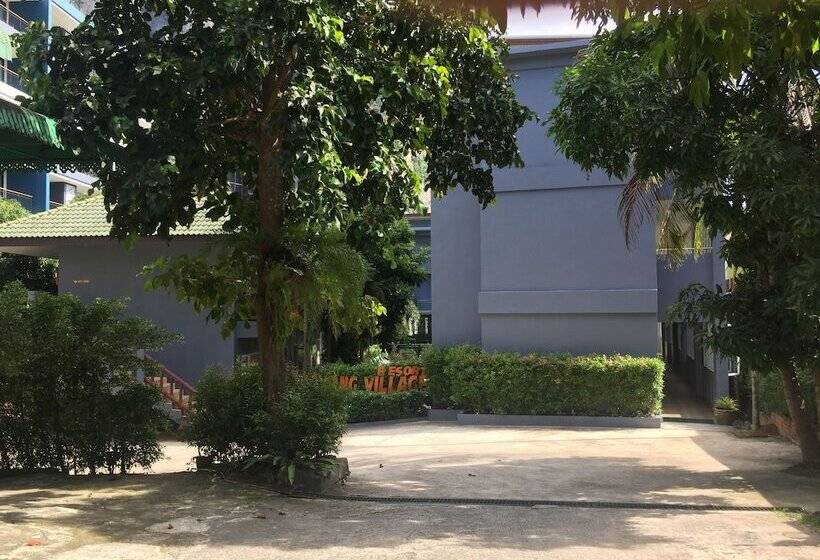 בית מלון כפרי Aonang Village Resort