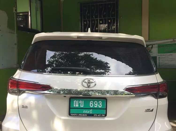 호텔 Aonang Village Resort