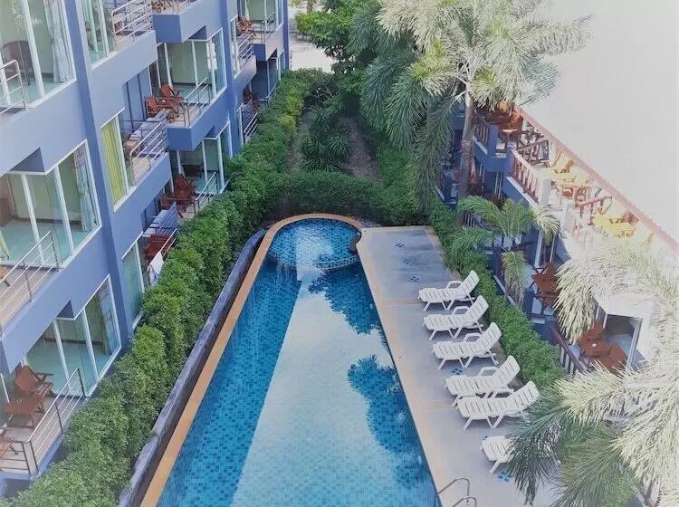 호텔 Aonang Village Resort