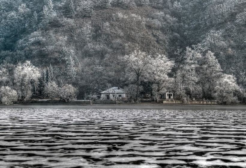 فندق Euphoria Club