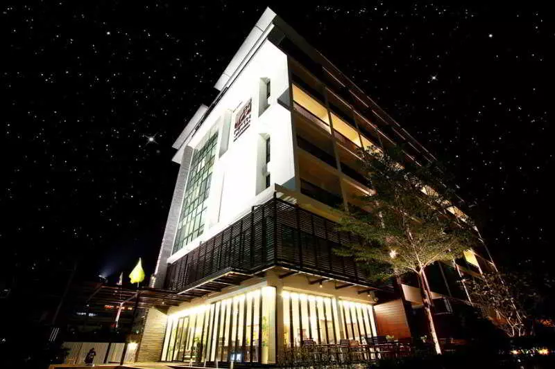 호텔 Fifth Pattaya Jomtien