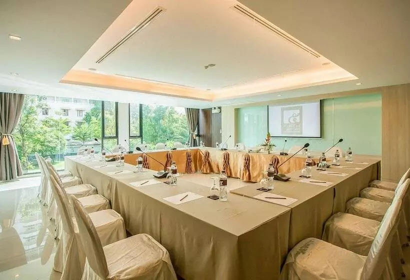 호텔 Fifth Pattaya Jomtien